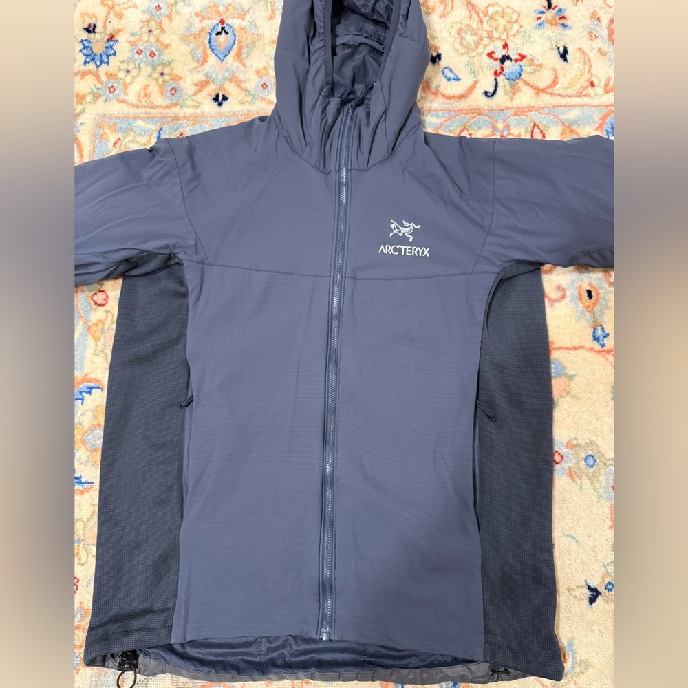 Arc'teryx Atom LT men’s medium Hooded Jacket - blue